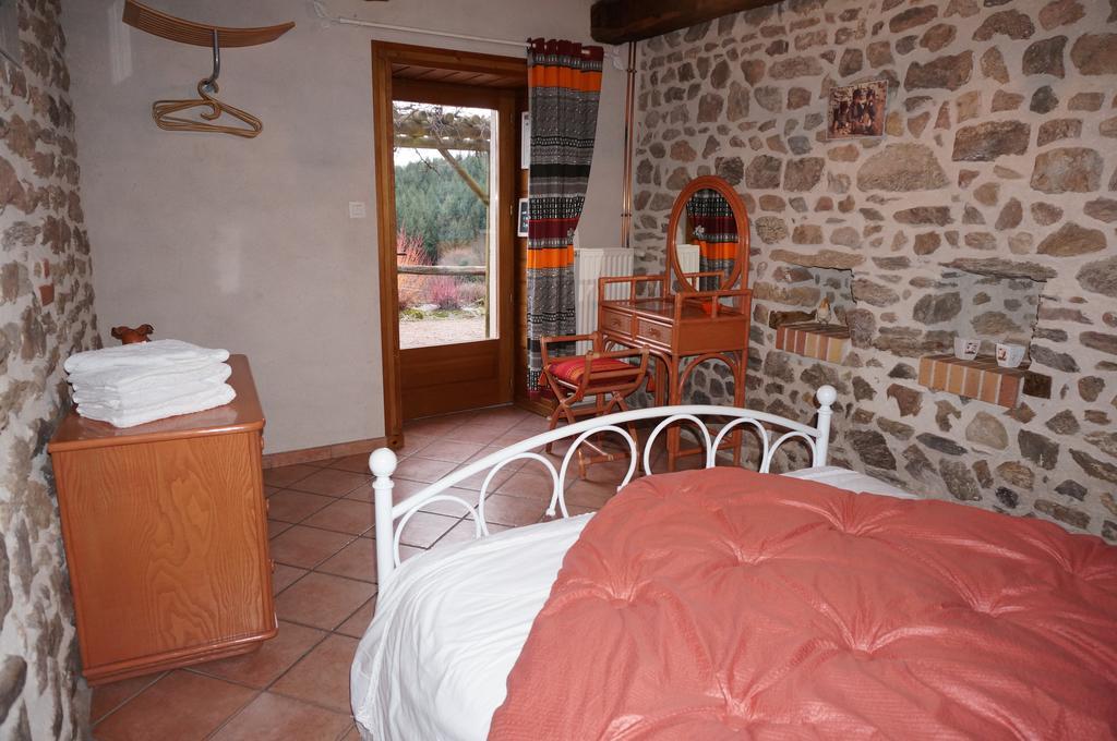 Du Thiollet 3* Montromant